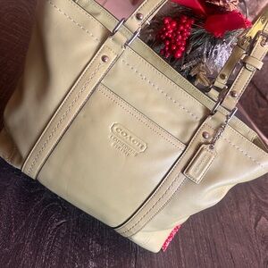 Coach Light Lime Green LEATHERWARE CALF HIDE Gallery Tote - SUPER SOFT